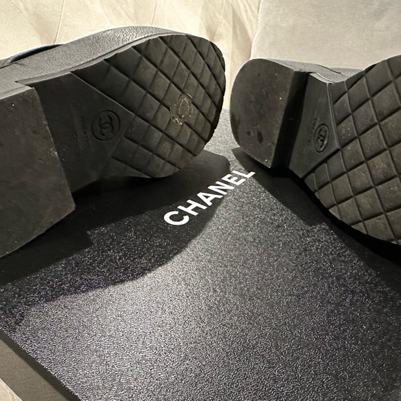 Chanel lace up boots - Picture 5 of 10